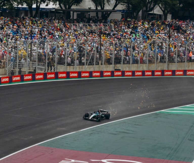 Formula 1 race showcasing how Formula 1 tourism drives global travel and destination visibility.